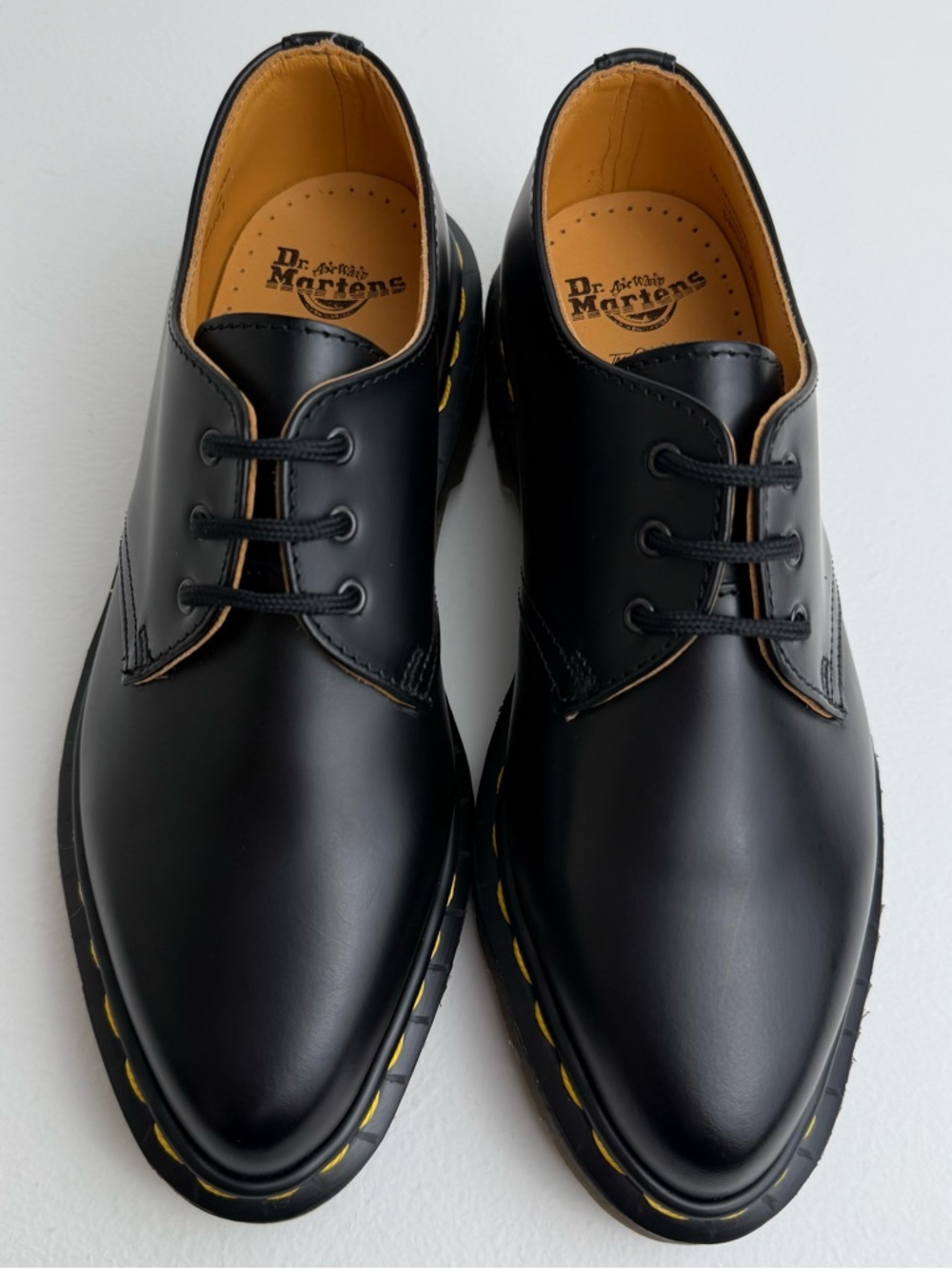 Vintage Dr. Martens England Point Toe Black Leather Ballerina MIE Oxfords UK 4